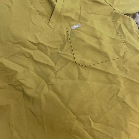 Brand new , 3 tops in size Large & two pairs of pants in size small/tall - Picture 6 of 6